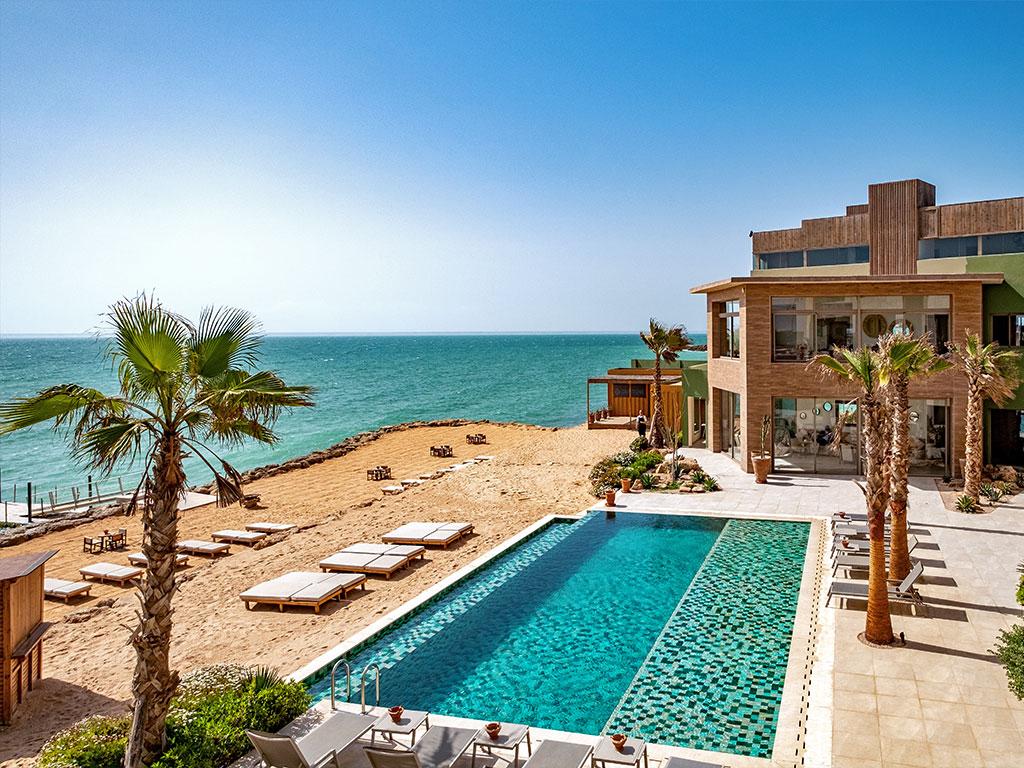 Resort with swimming pool facing the Atlantic Ocean