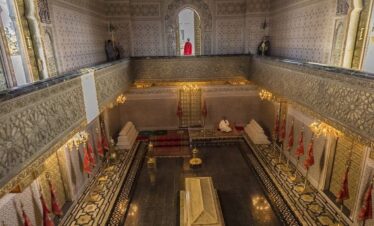 Arched hallway inside a traditional bathhouse
