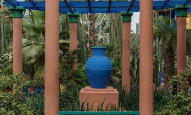 Blue and pink pillars at Majorelle Garden