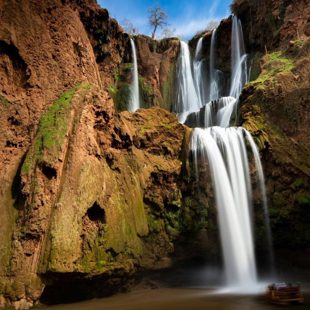 Vue de Ouzoud Waterfalls: The Ridge & Boat Hike au Maroc